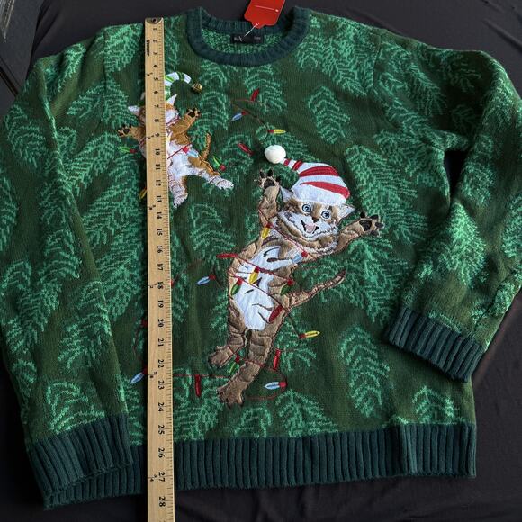 Blizzard Bay Sweater Mens Large Green Christmas Cats Lights Ugly Holiday Pompom - Picture 10 of 10